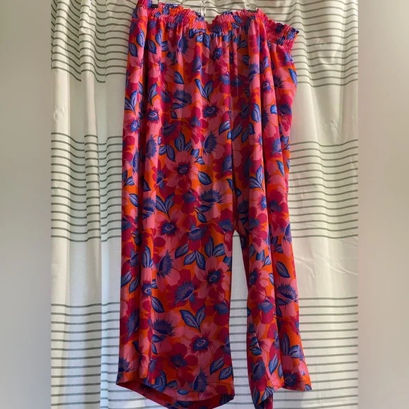 Rose & Olive Colorful Floral Pants - Picture 5 of 8